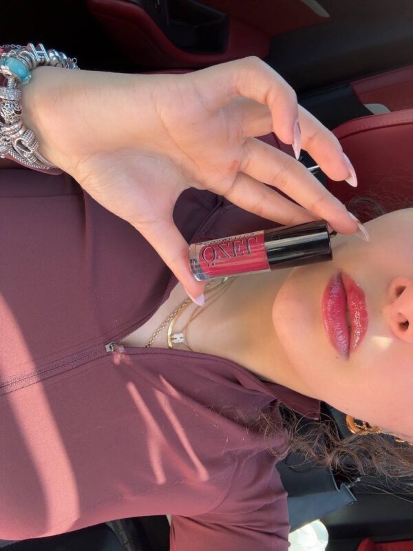 ⁦lipgloss shade red wine⁩ - الصورة ⁦2⁩