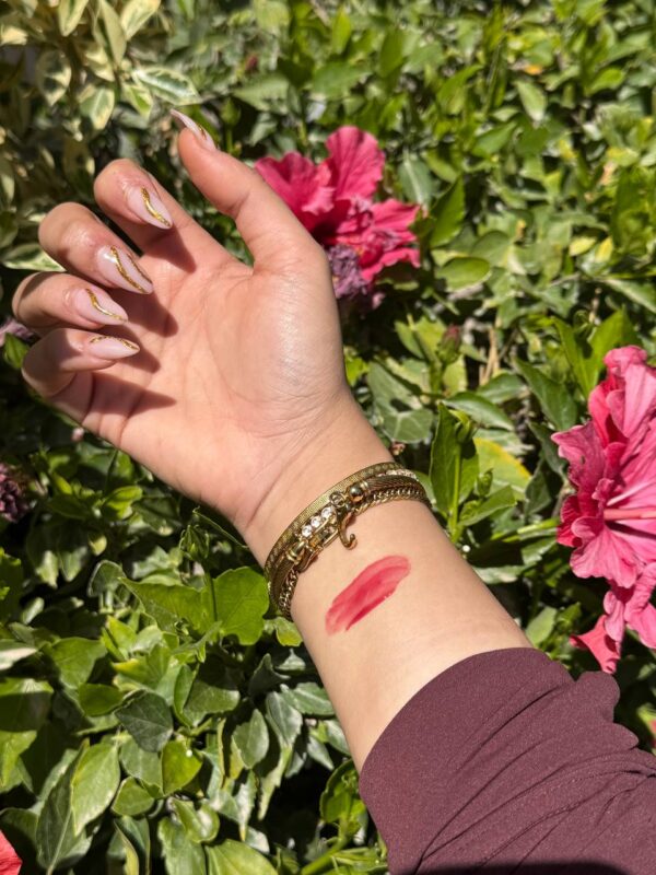 ⁦lipgloss shade red wine⁩ - الصورة ⁦3⁩